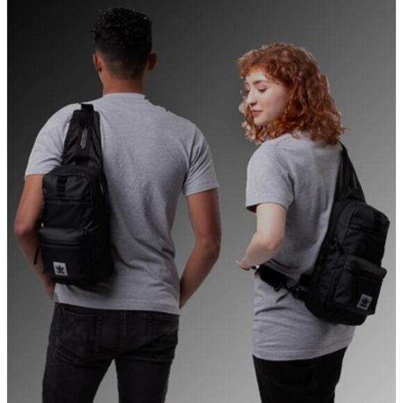 Adidas Originals Utility Sling 2.0 Crossbody Unisex Black, NWT - Picture 1 of 12